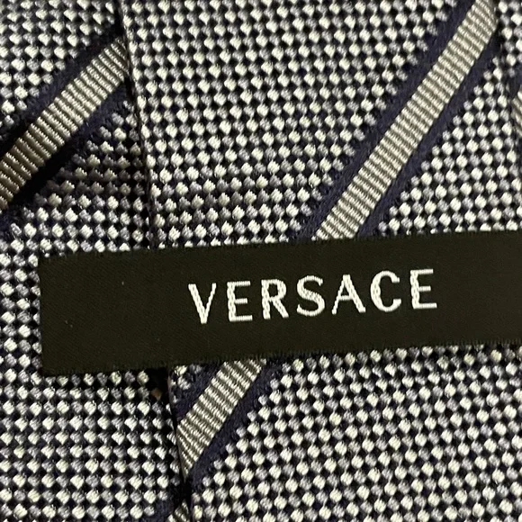 Gray Versace tie - Picture 6 of 7